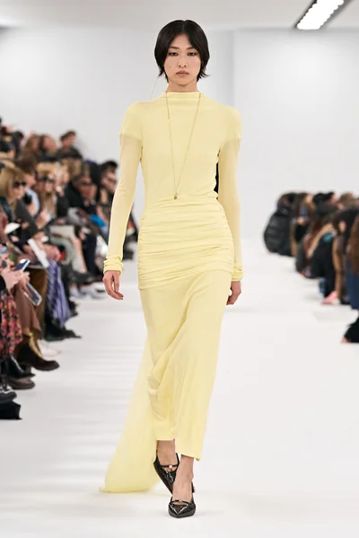 Look 18